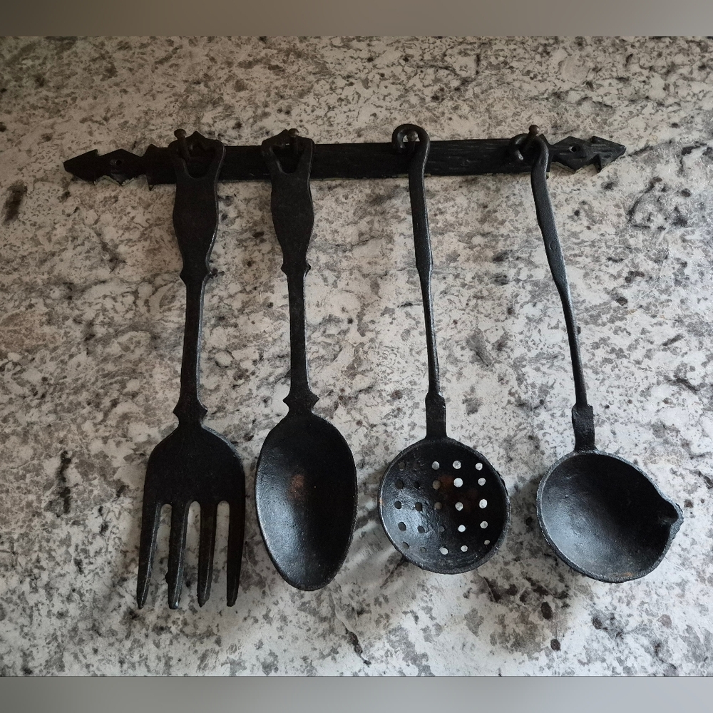 VTG Metal (Cast Iron) Utensil Set Black 1960's